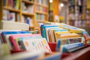 rekomendasi toko buku import online
