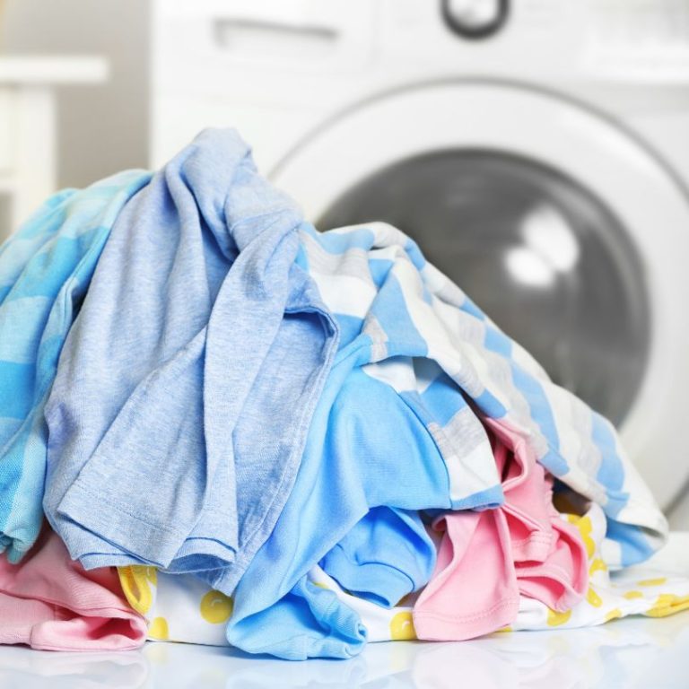 Cara Menghilangkan Bau Apek pada Baju Tanpa Dicuci
